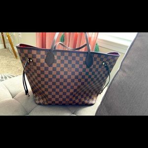 Authentic Louis Vuitton Neverfull MM